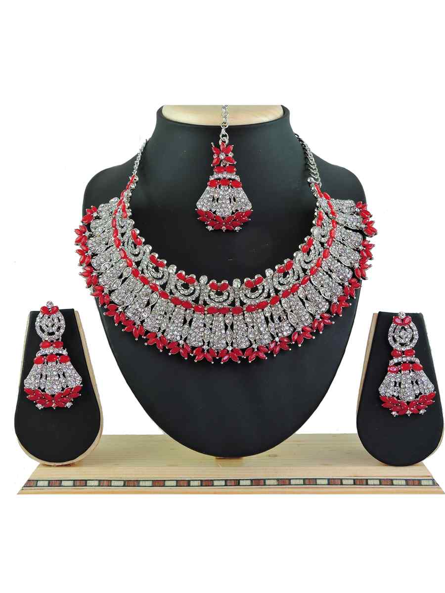 Red Alloy Festival Wear Kundan Necklace