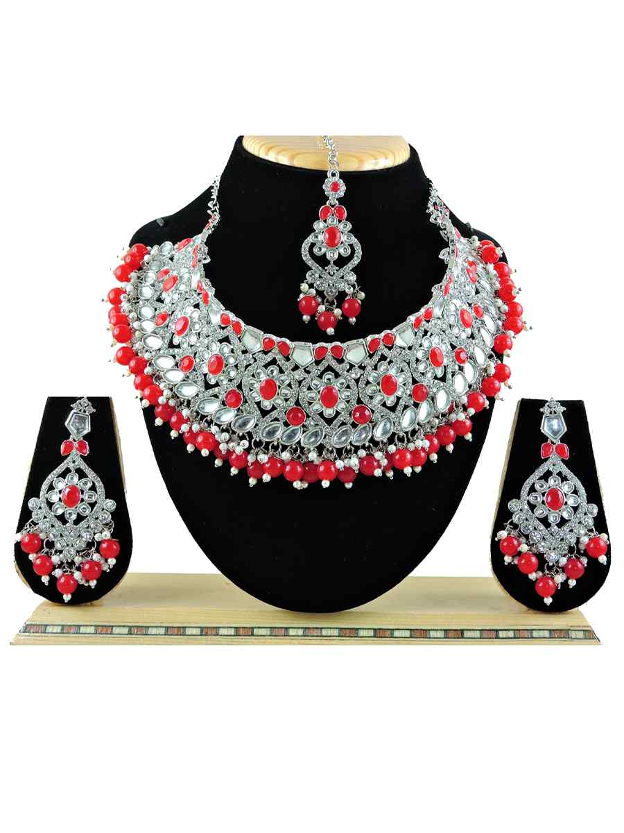 Red Alloy Festival Wear Kundan Necklace