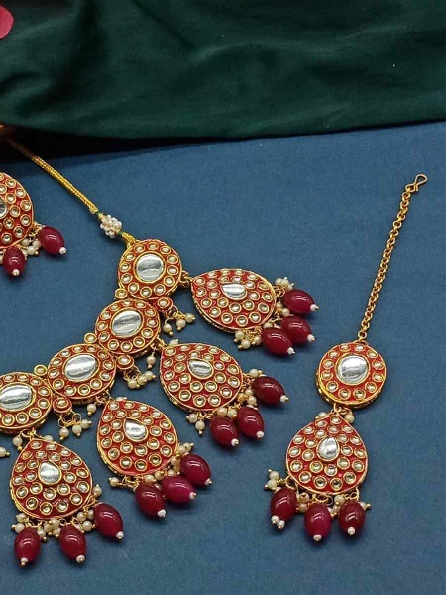 Red Alloy Metal Festival Wear Kundan Necklace