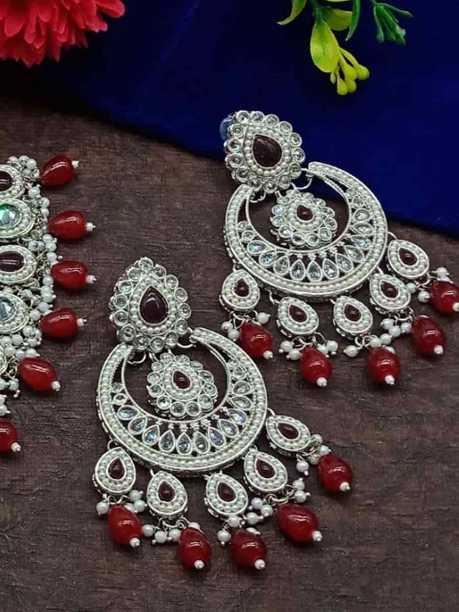 Red Alloy Metal Festival Wear Kundan Necklace