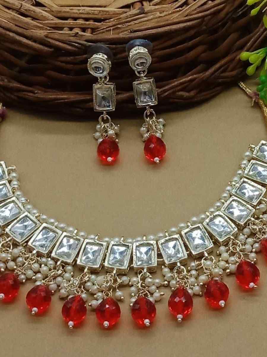 Red Alloy Metal Festival Wear Kundan Necklace