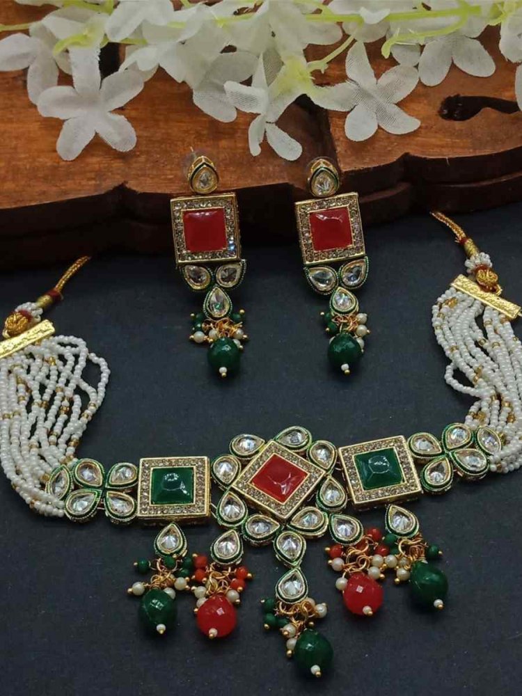 Red Alloy Metal Festival Wear Kundan Necklace