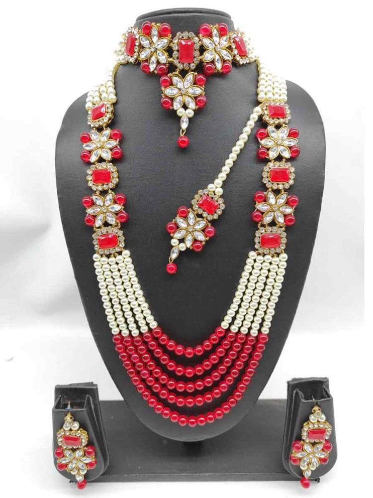 Red Alloy Wedding Wear Kundan Bridal Set