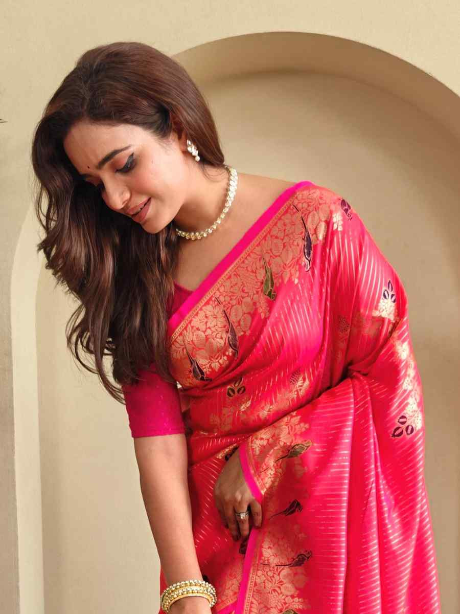 Red Banarasi Mushro Satin Silk Handwoven Festival Wedding Fancy Heavy Border Saree