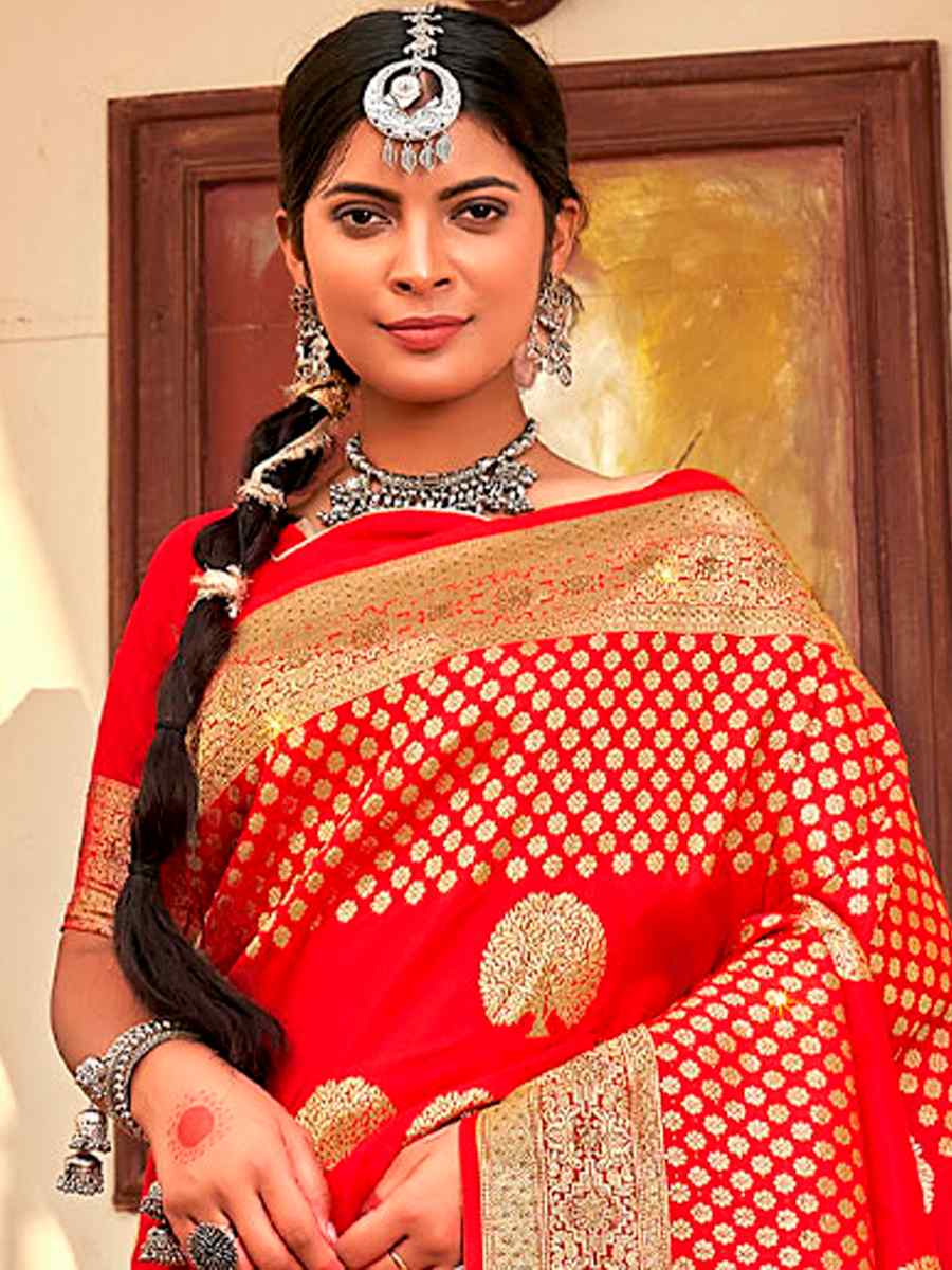 Red Banarasi Silk Handwoven Festival Wedding Heavy Border Saree
