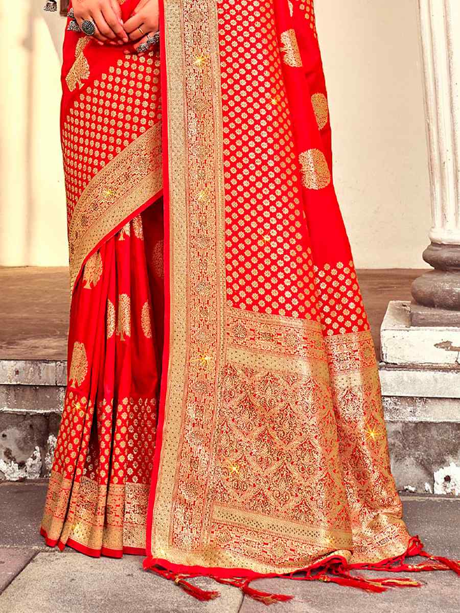 Red Banarasi Silk Handwoven Festival Wedding Heavy Border Saree
