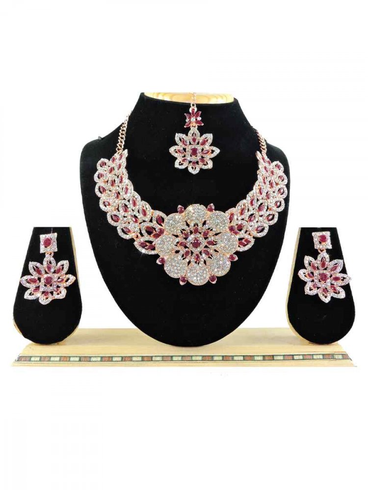 RoseGrey Alloy Festival Wear Diamonds Necklace