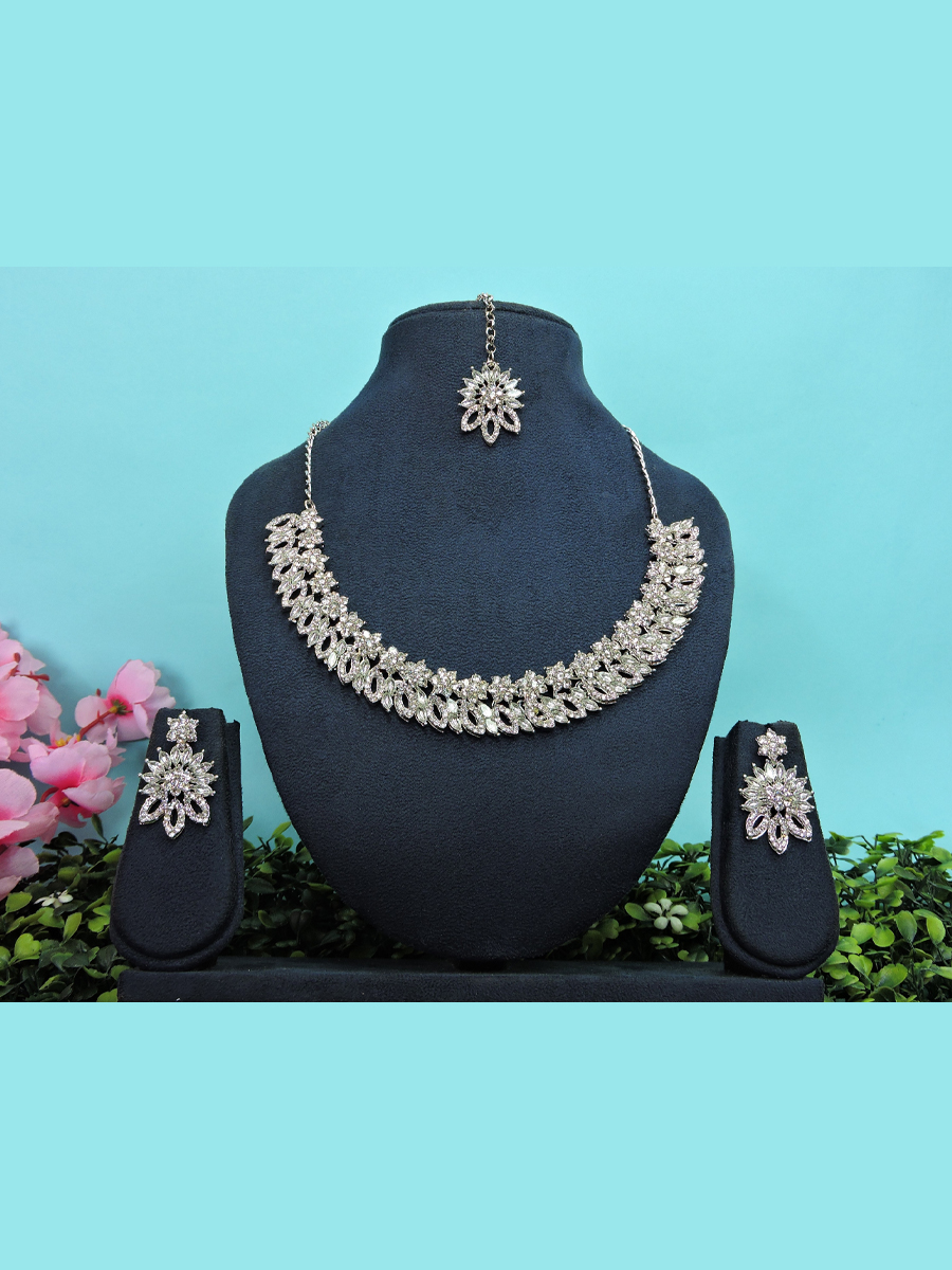 Silver Alloy Festival Wear Kundan Necklace