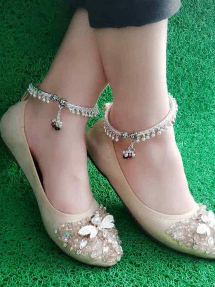 Silver Alloy Festival Wear Stone Anklets