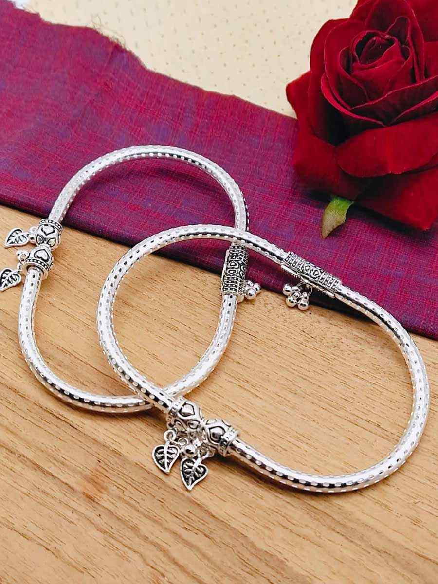 Silver Alloy Festival Wear Stone Anklets