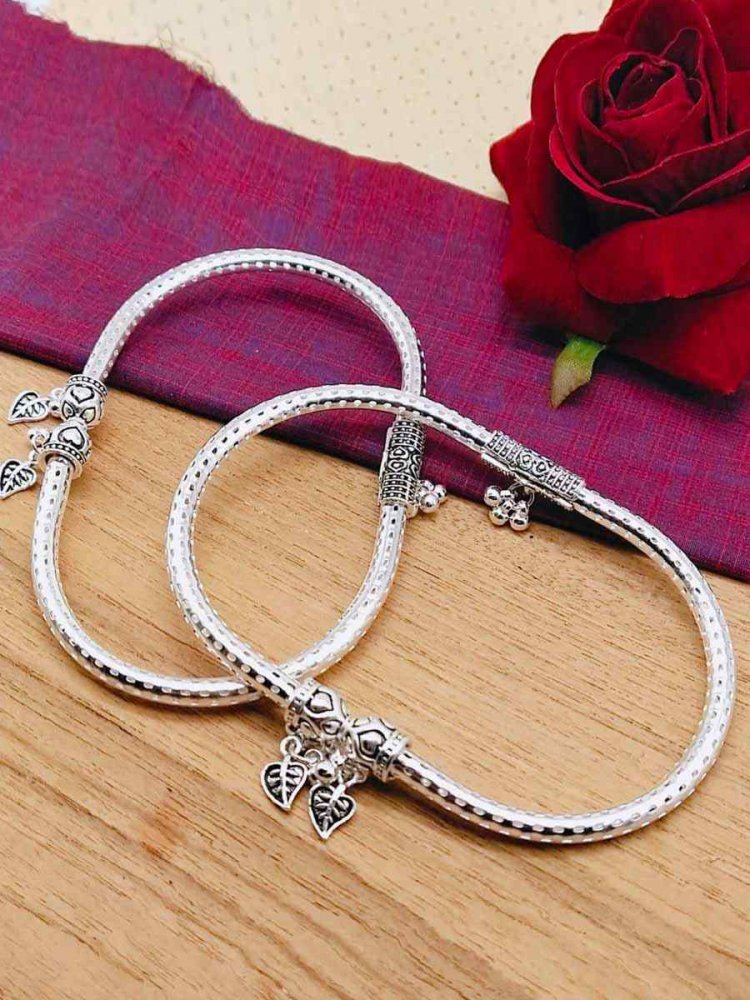 Silver Alloy Festival Wear Stone Anklets