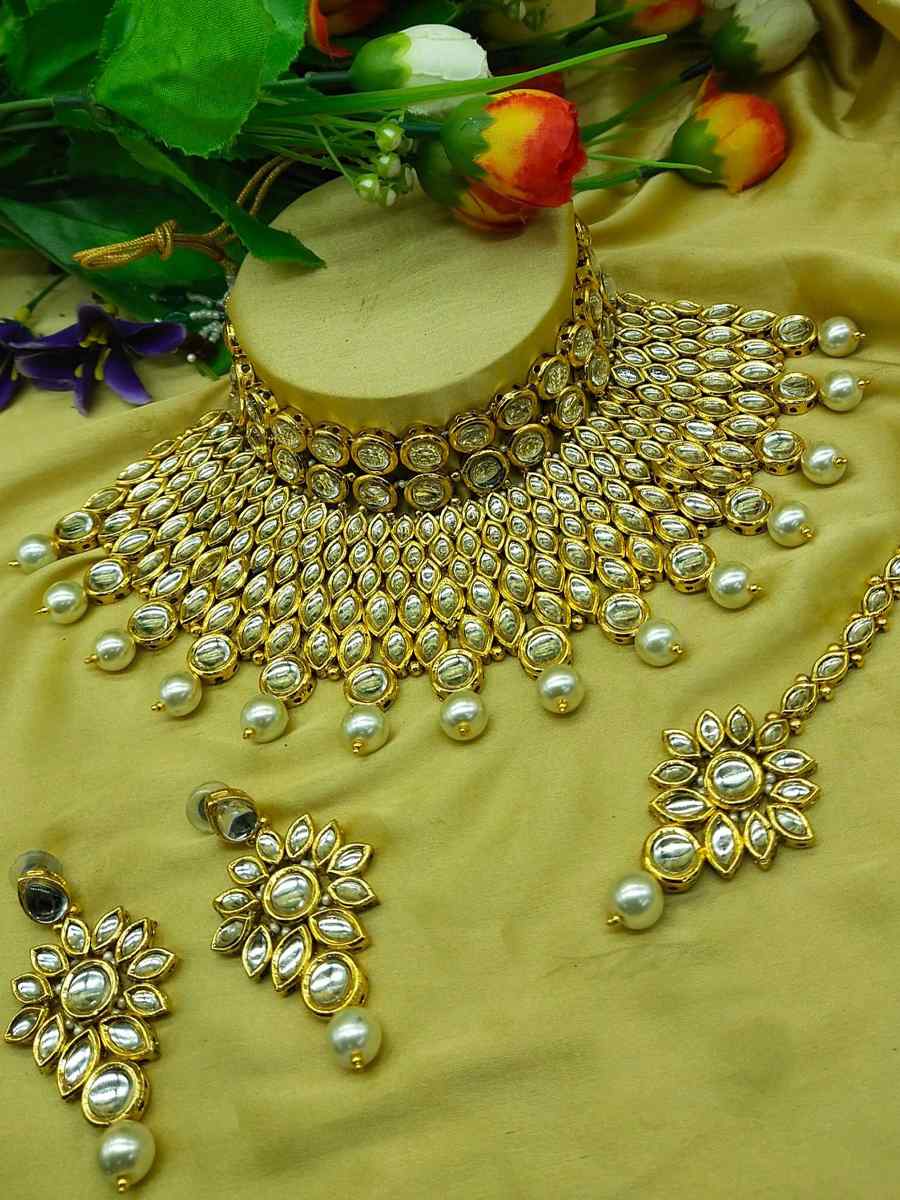 White Alloy Bridal Wear Kundan Necklace