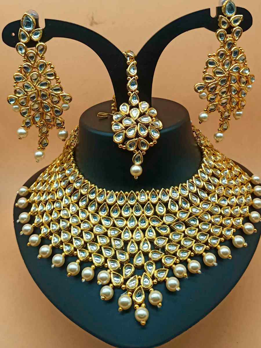White Alloy Bridal Wear Kundan Necklace