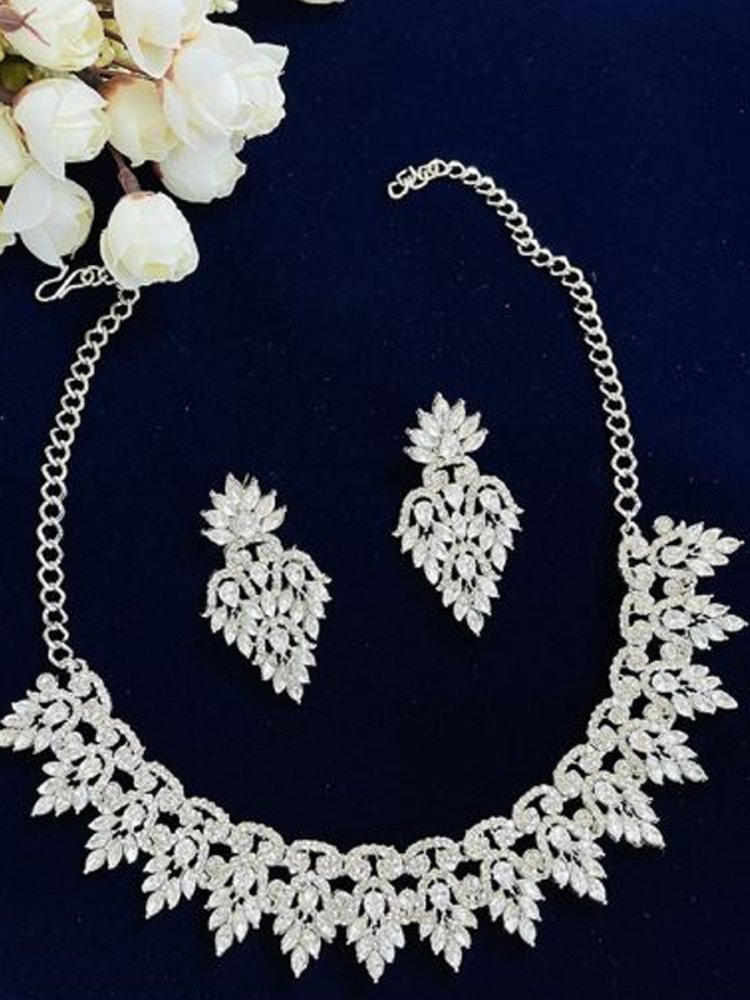 White Alloy Festival Wear Diamonds Necklace
