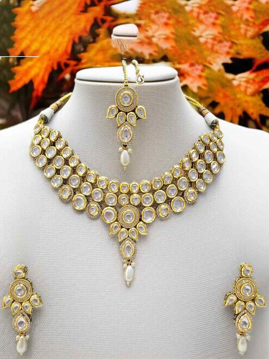 White Alloy Festival Wear Kundan Necklace