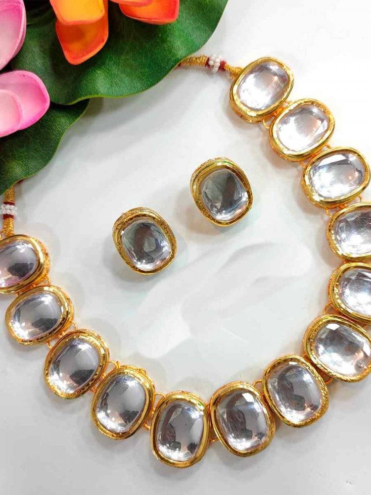 White Alloy Festival Wear Kundan Necklace