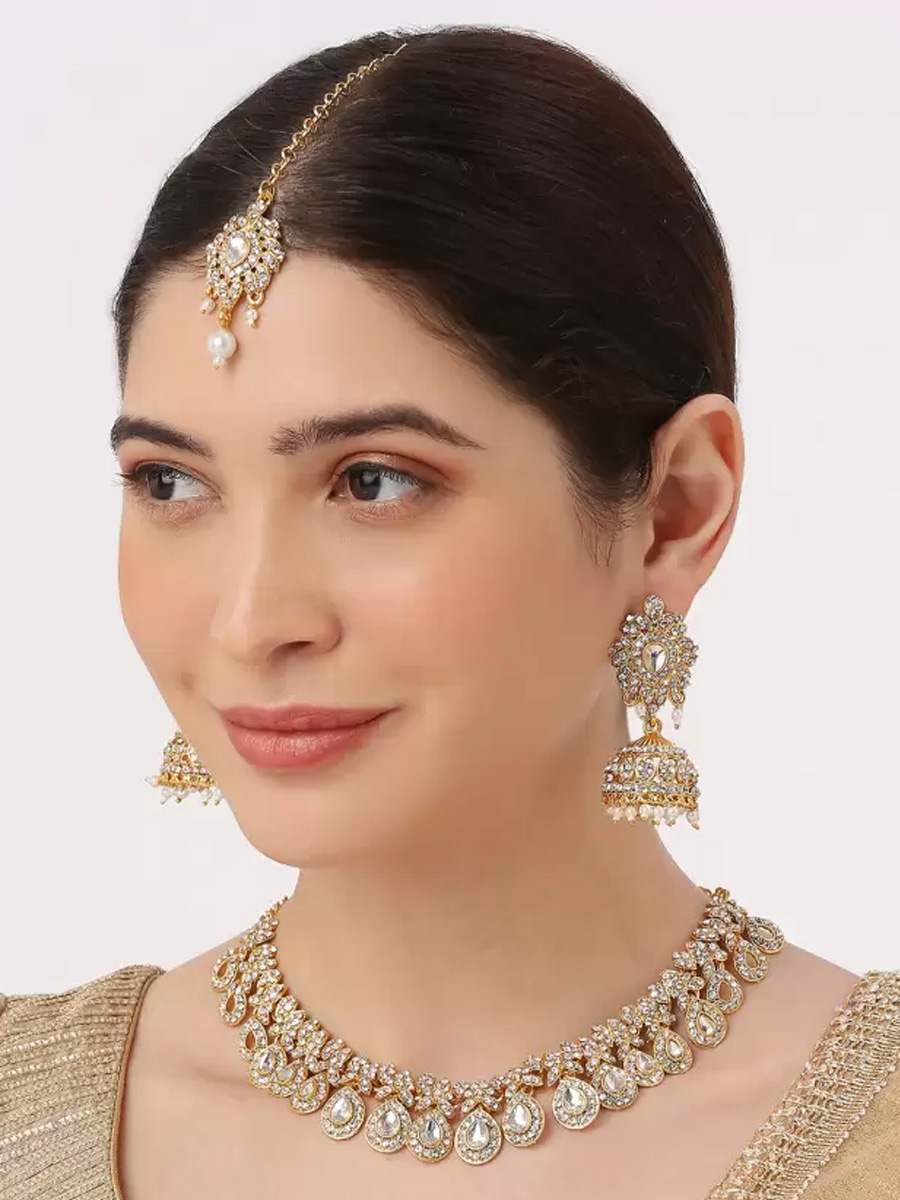 White Alloy Festival Wear Kundan Necklace