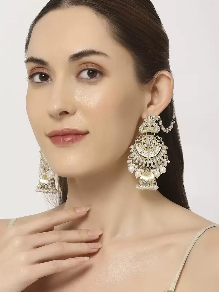 White Alloy Festival Wear Kundan Necklace