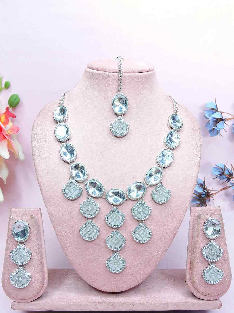 White Alloy Metal Festival Wear Kundan Necklace