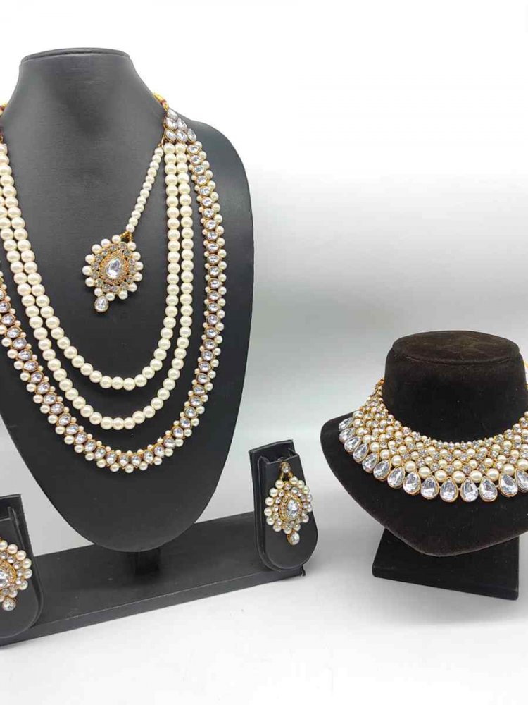 White Alloy Wedding Wear Kundan Bridal Set