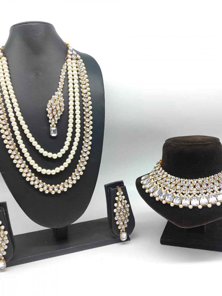 White Alloy Wedding Wear Kundan Bridal Set