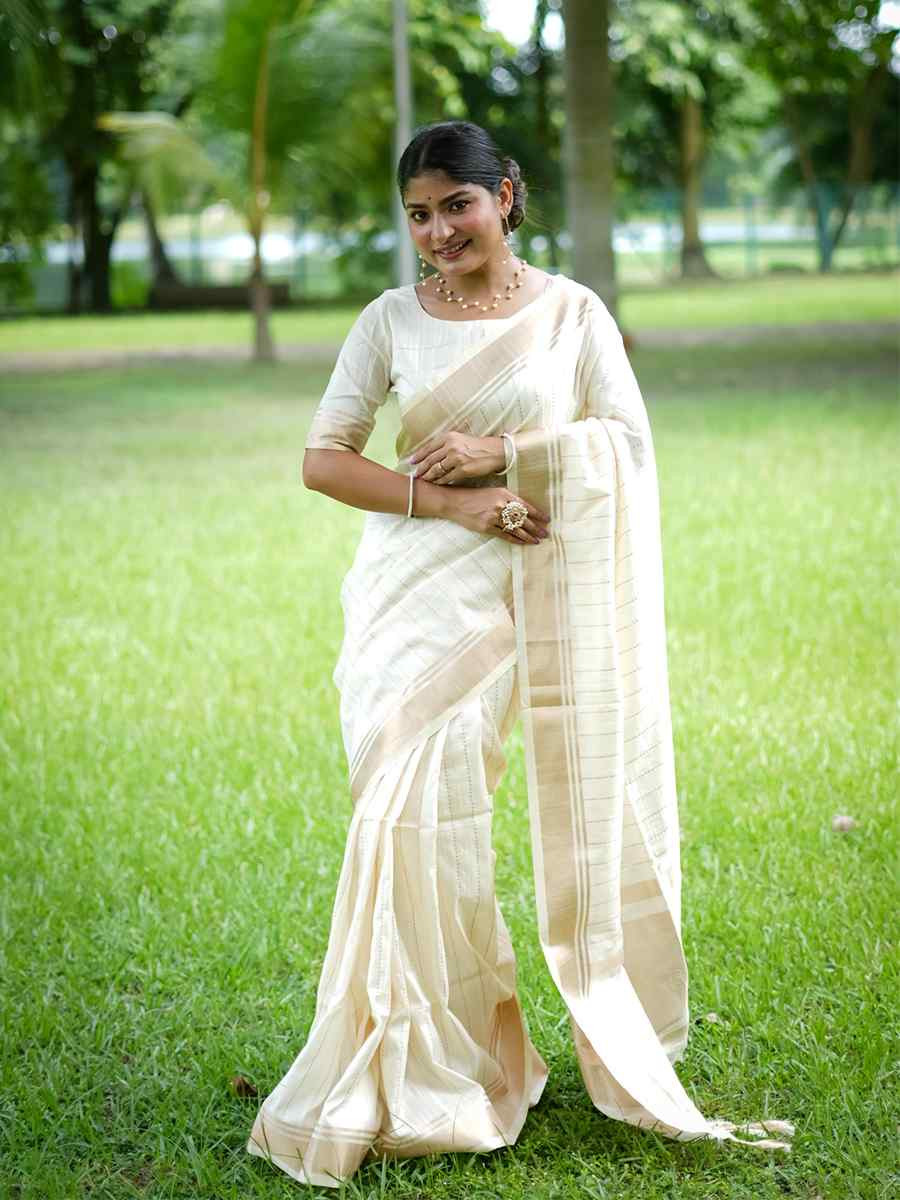 White Banarasi Raw Silk Handwoven Festival Wedding Heavy Border Saree