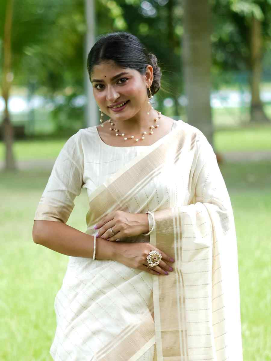 White Banarasi Raw Silk Handwoven Festival Wedding Heavy Border Saree