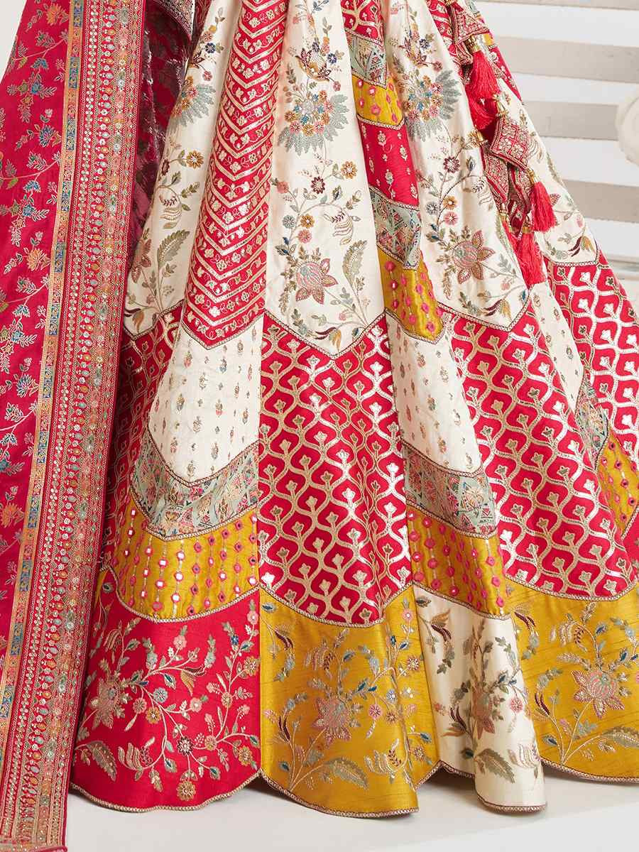 White Banarasi silk  Embroidered Wedding Bridesmaid Heavy Border Lehenga Choli