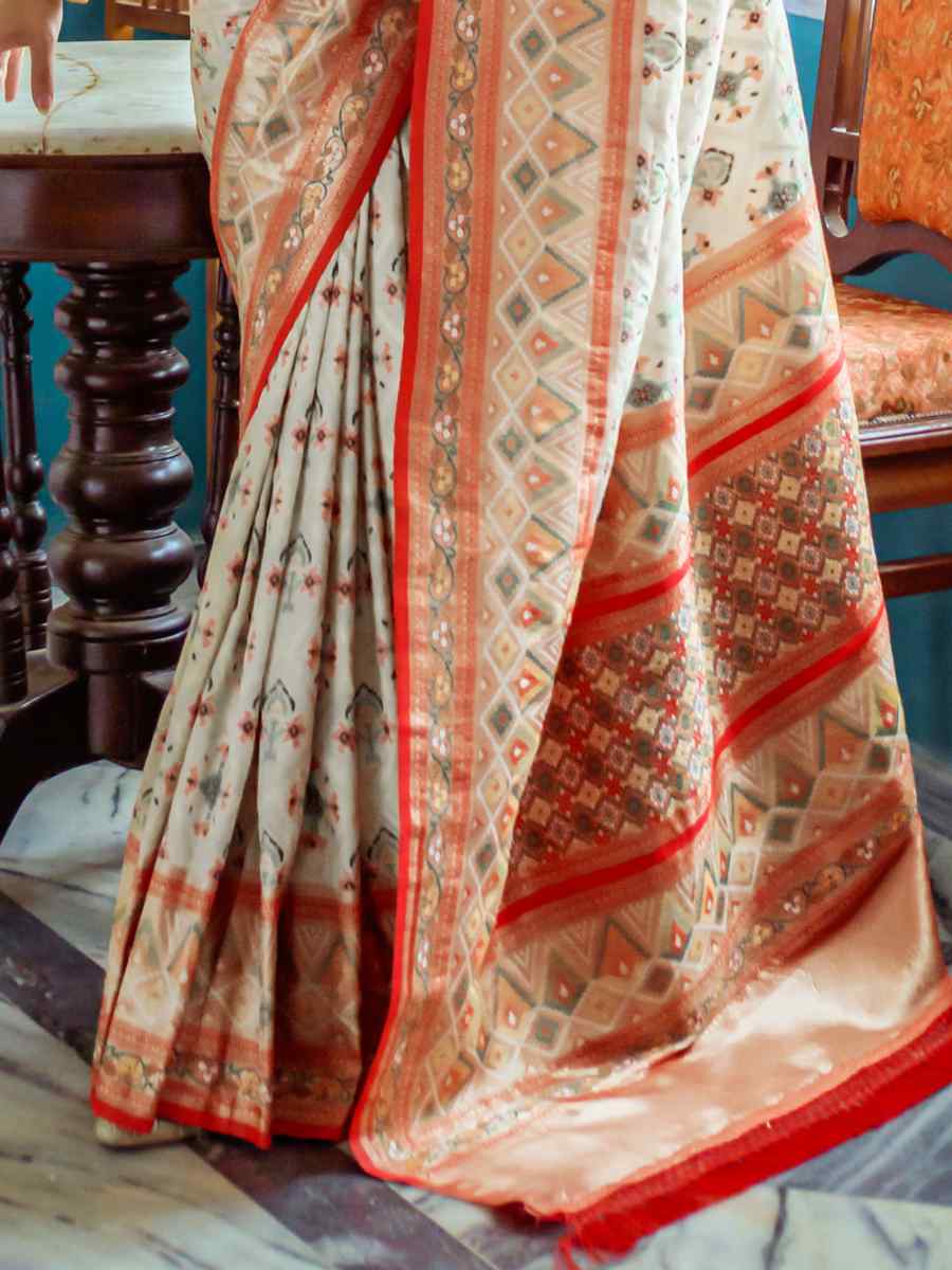 White Banarasi Soft Silk Handwoven Wedding Festival Heavy Border Saree