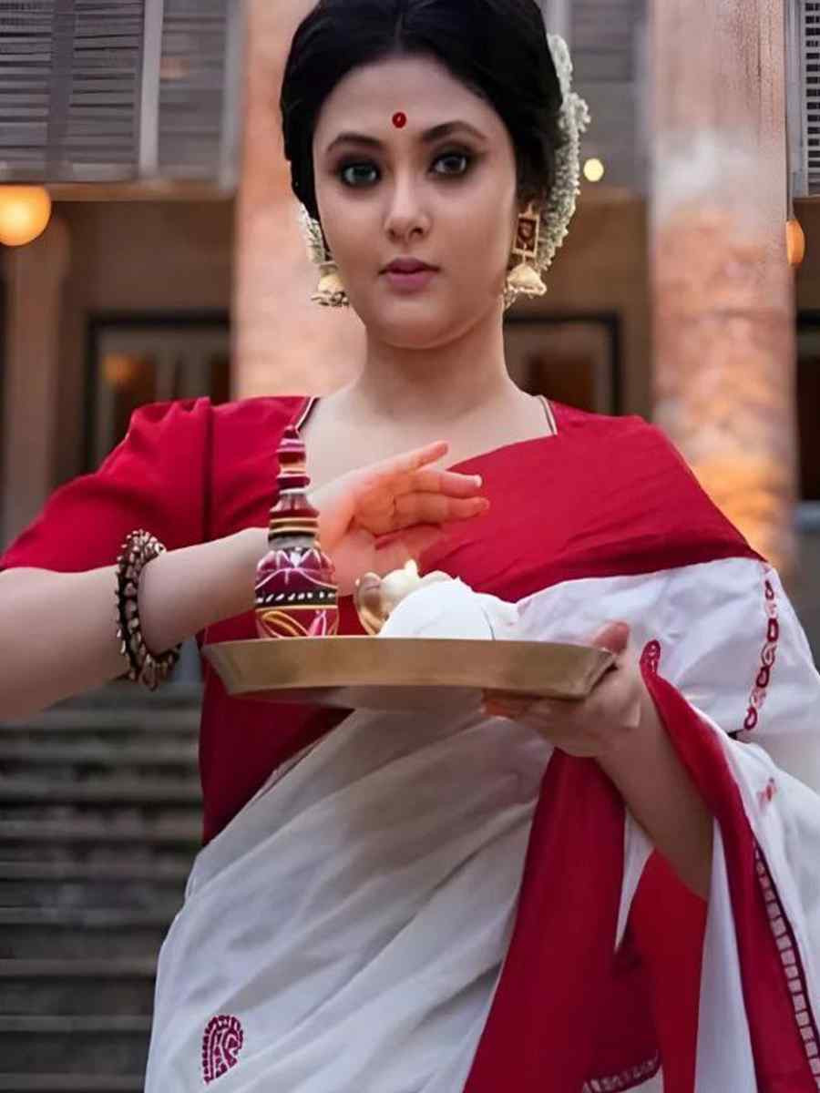 White Banarasi Soft Silk Jacquard Festival Wear Fancy Heavy Border Saree