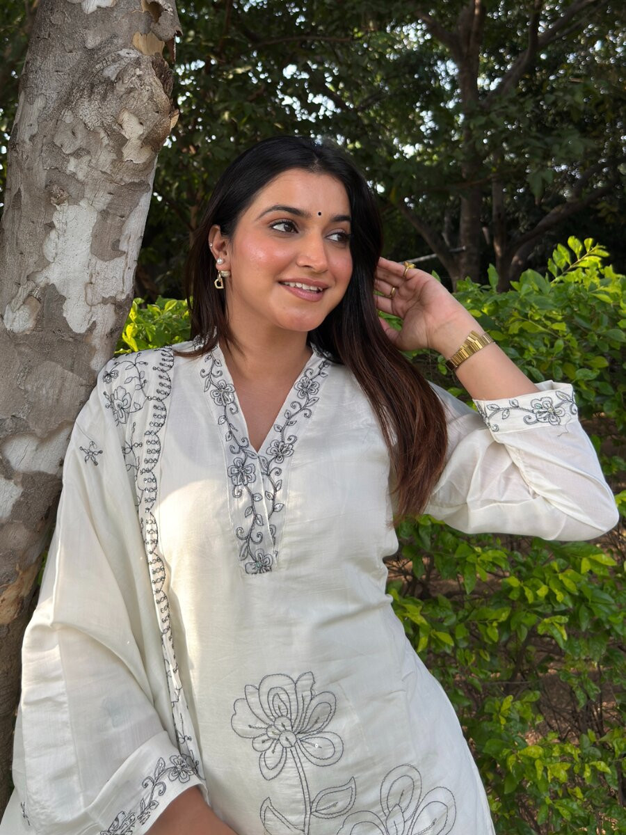 White Silk Blend Embroidery Wedding Party Festival Casual Ready Pant Salwar Kameez