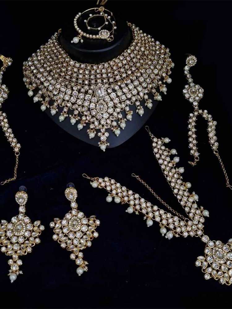White Silver Alloy Bridal Wear Diamonds Necklace
