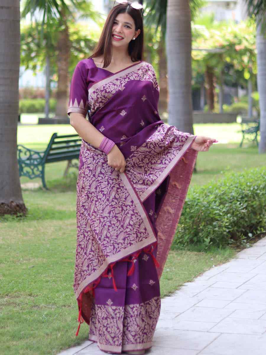 Wine Handloom Raw Silk Handwoven Casual Festival Classic Style Saree