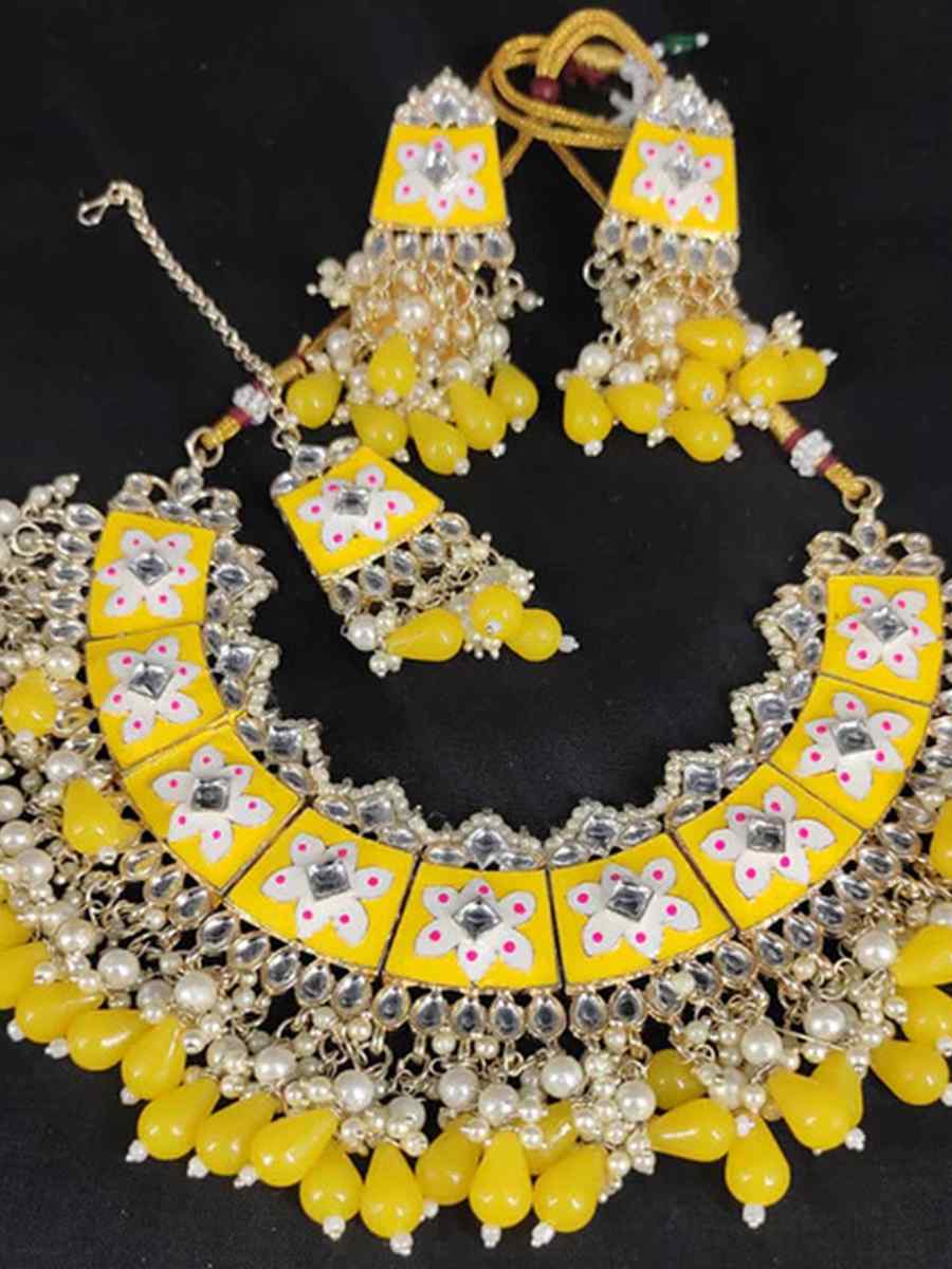 Yellow Alloy Festival Wear Kundan Necklace