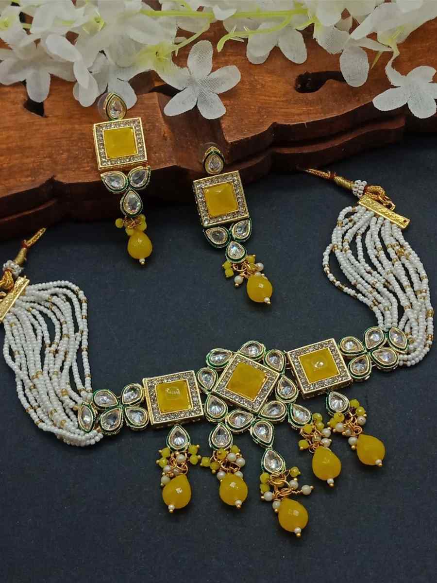 Yellow Alloy Metal Festival Wear Kundan Necklace