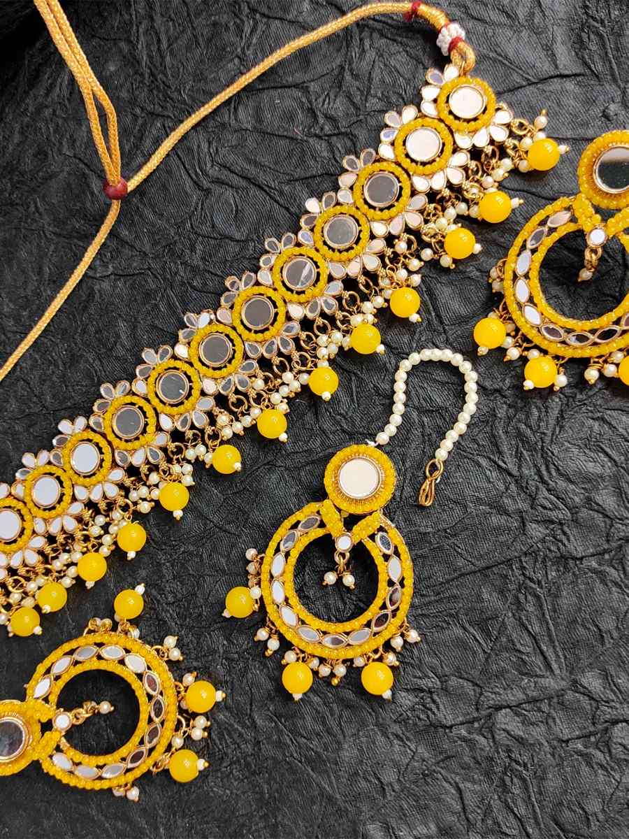 Yellow Alloy Wedding Wear Kundan Necklace