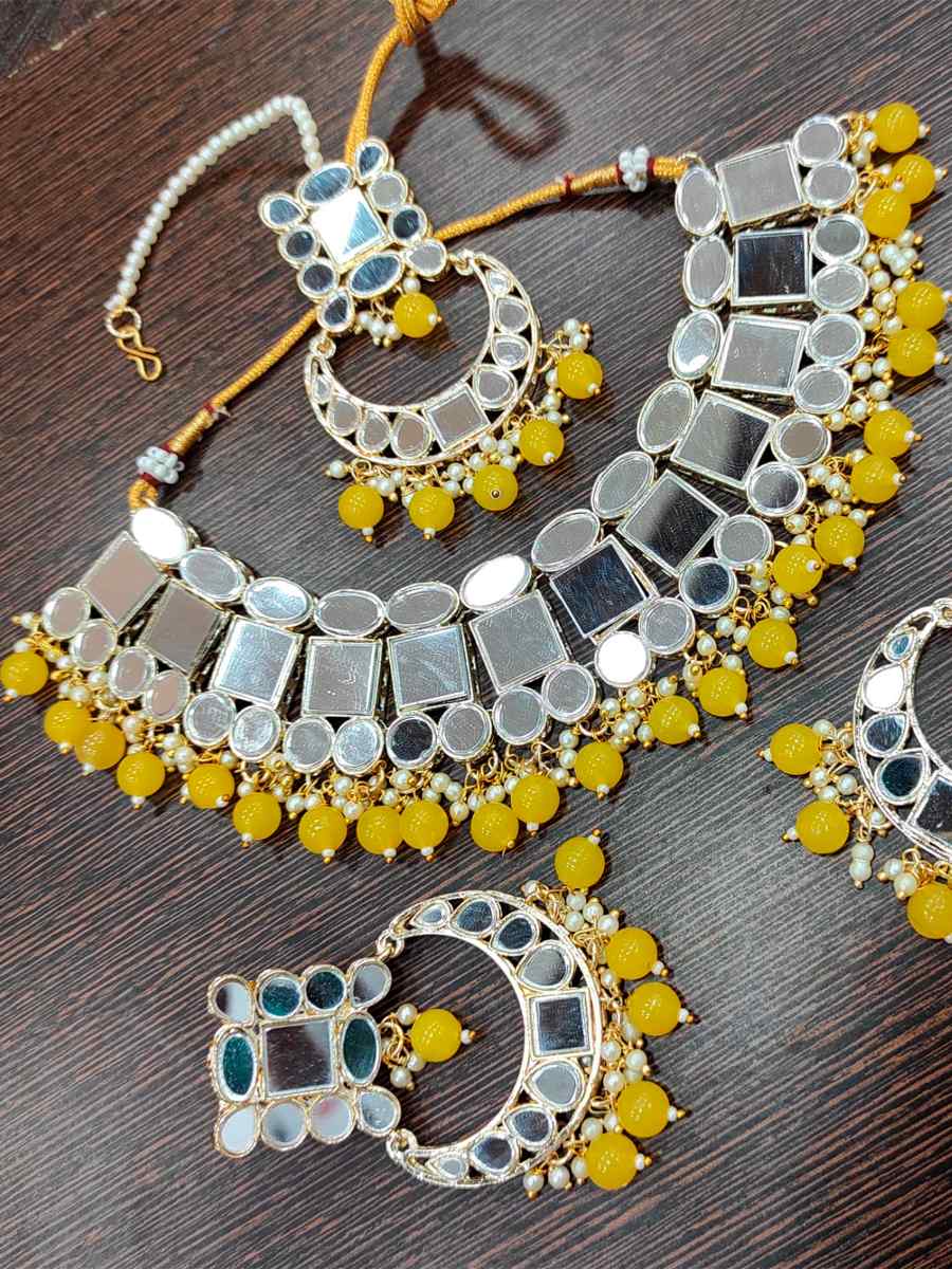 Yellow Alloy Wedding Wear Kundan Necklace