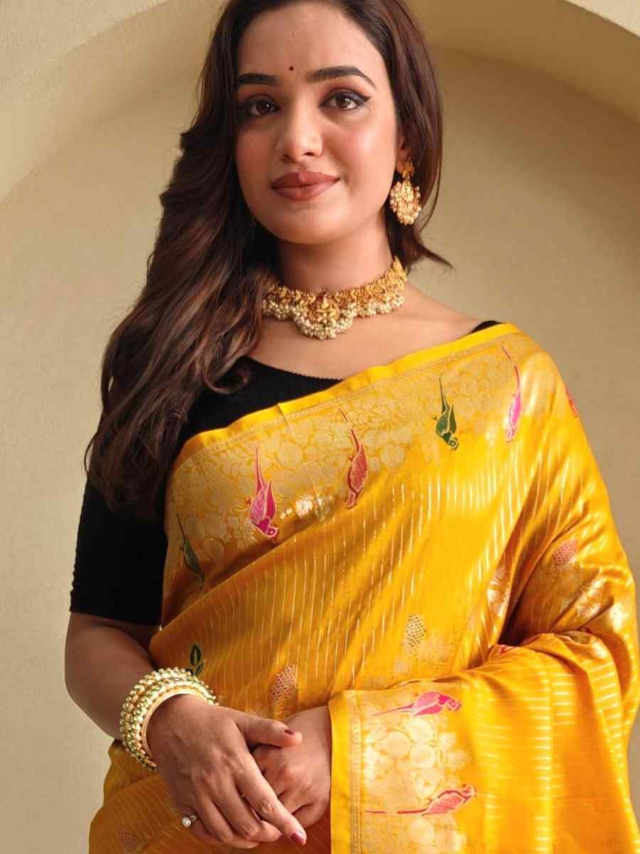 Yellow Banarasi Mushro Satin Silk Handwoven Festival Wedding Fancy Heavy Border Saree