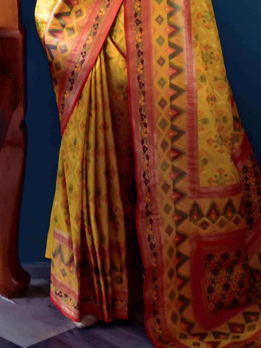 Yellow Banarasi Soft Silk Handwoven Wedding Festival Heavy Border Saree