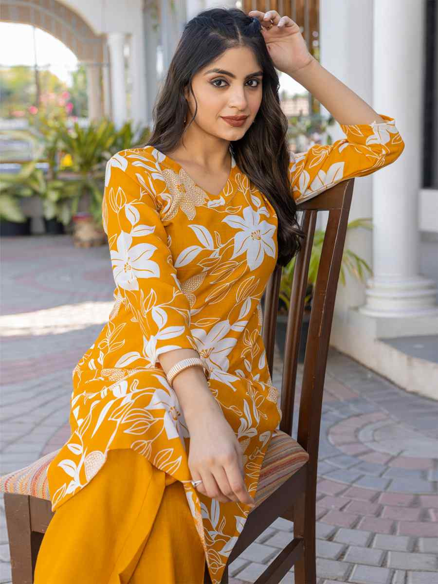 Yellow Cotton Blend Printed Festival Casual Kurti