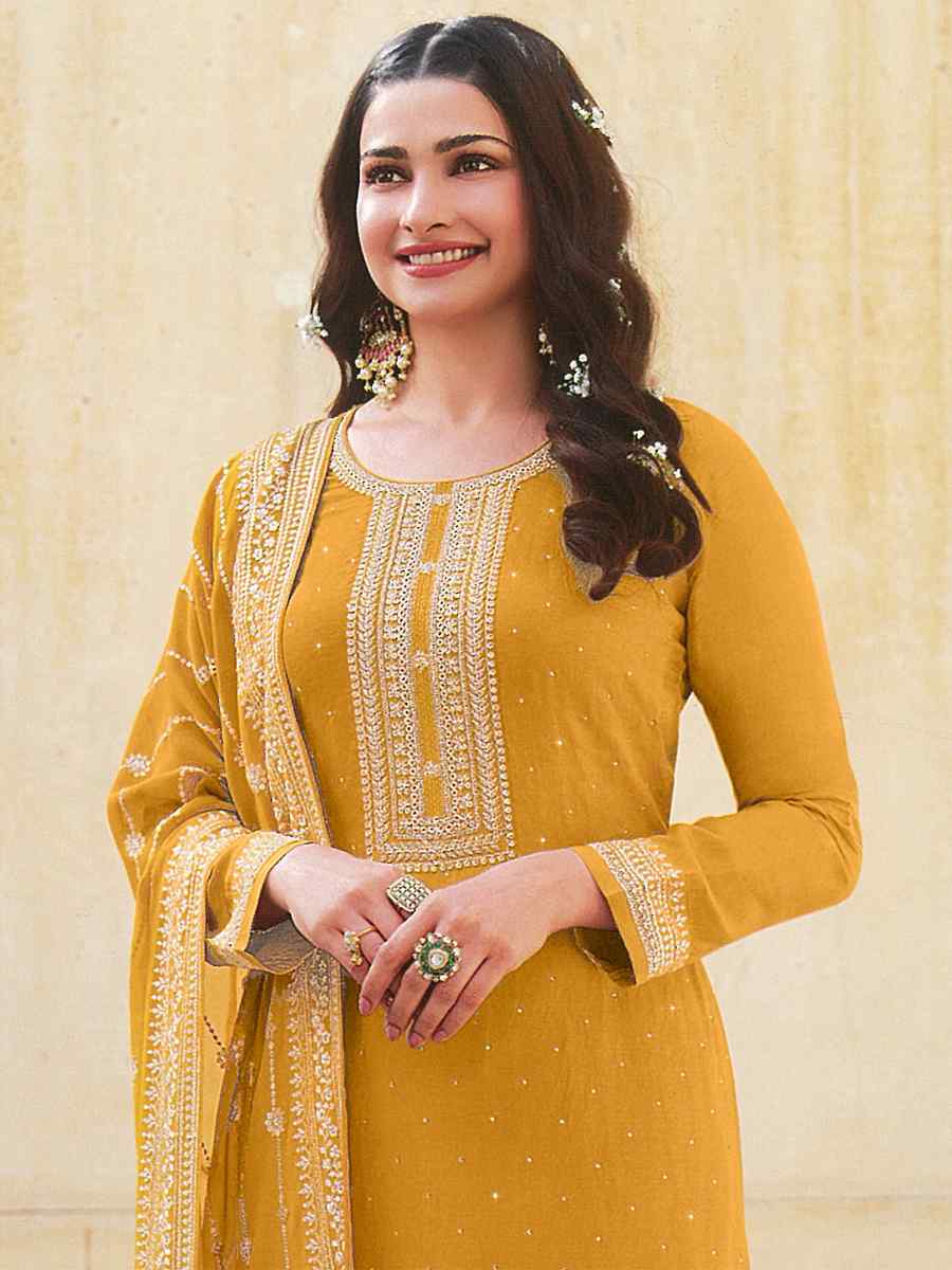 Yellow Heavy Dola Silk Embroidered Festival Wedding Bollywood Style Pant Salwar Kameez