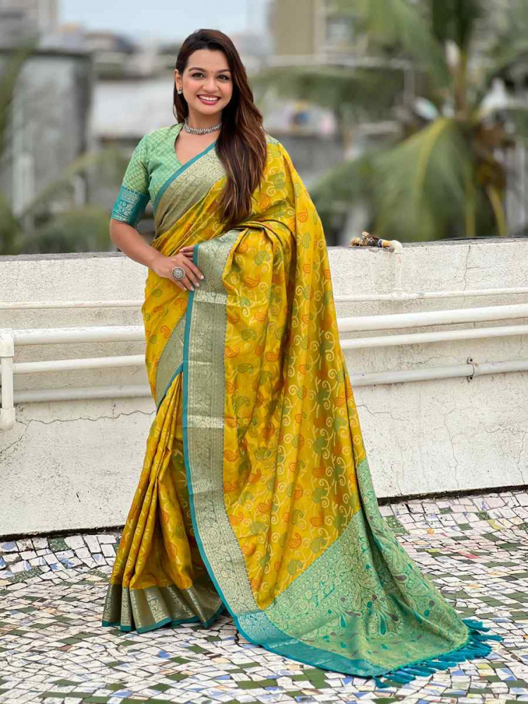Image of Yellow Patola Silk Handwoven Casual Reception Festival Wedding Fancy Classic Style Sarees