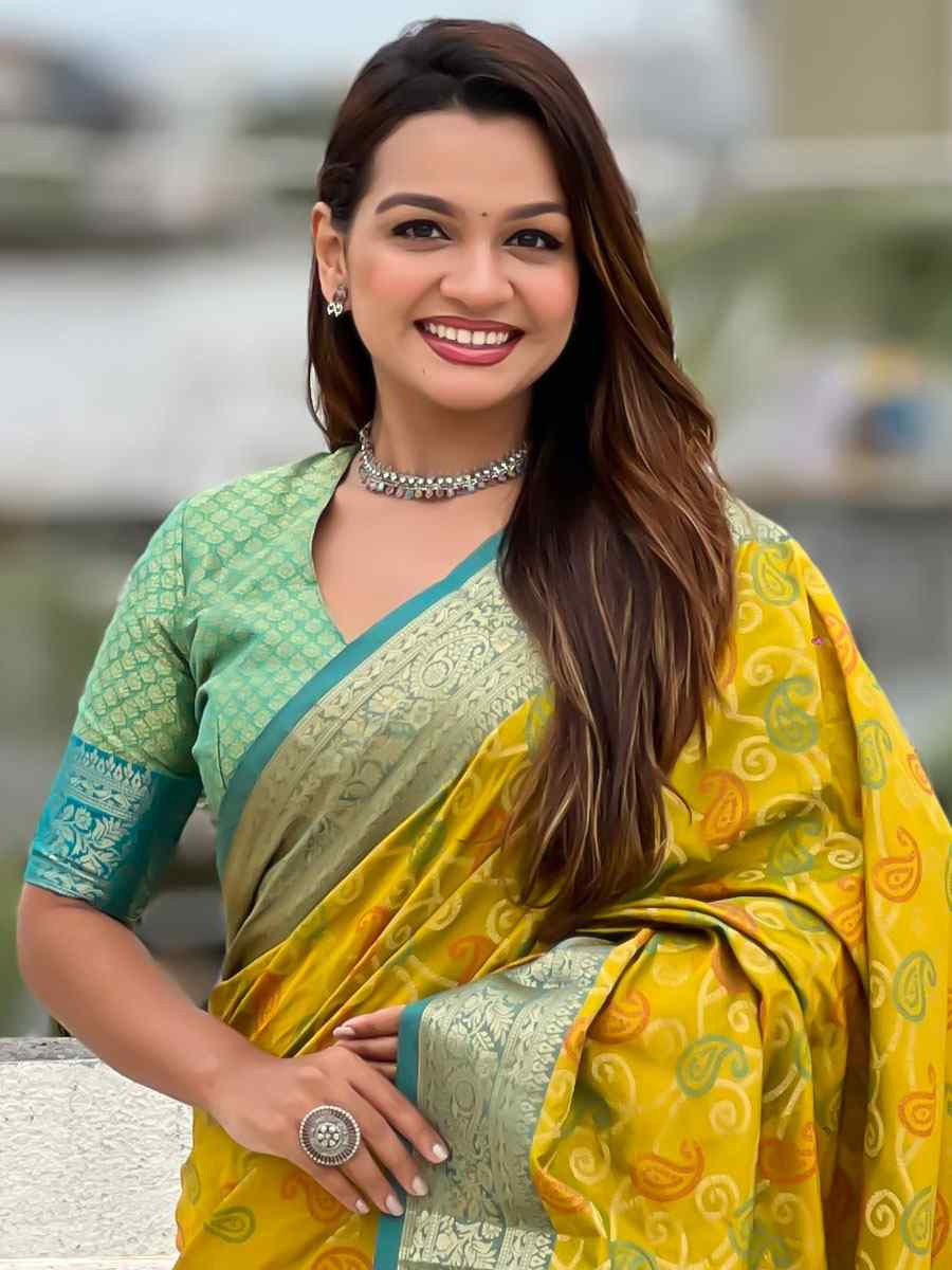 Yellow Patola Silk Handwoven Casual Reception Festival Wedding Fancy Classic Style Sarees