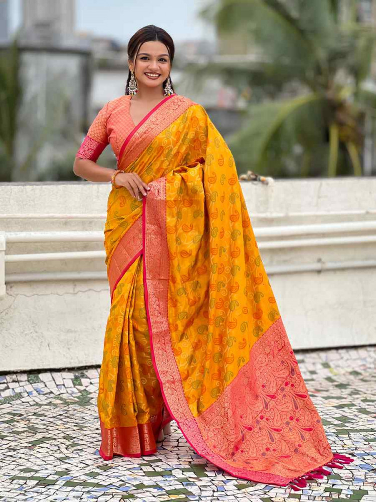 Image of Yellow Patola Silk Handwoven Casual Reception Festival Wedding Fancy Classic Style Sarees