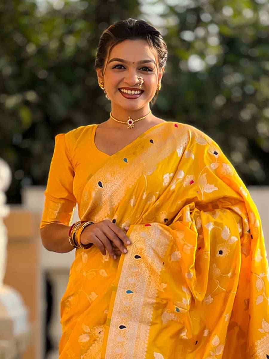 Yellow Soft Banarashi Silk Handwoven Festival Wedding Fancy Heavy Border Saree