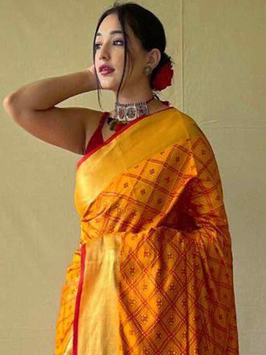 Yellow Soft Banarasi Silk Handwoven Festival Wedding Heavy Border Saree
